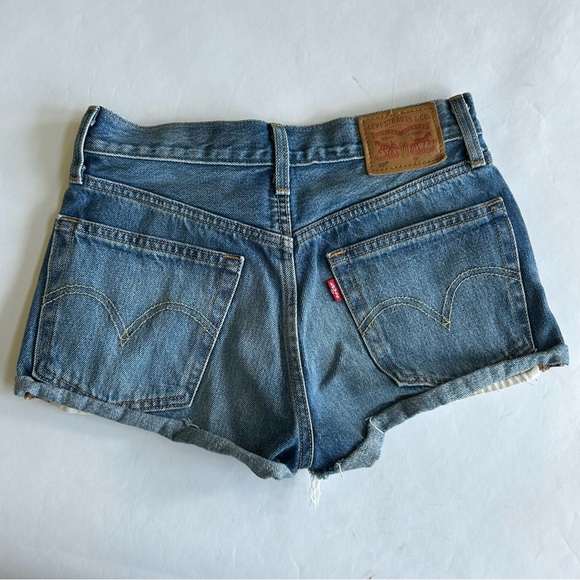 Levi’s 501 Denim Cutoff Shorts Women’s Size 24 Button Fly, Distressed Raw Hem - Picture 4 of 9